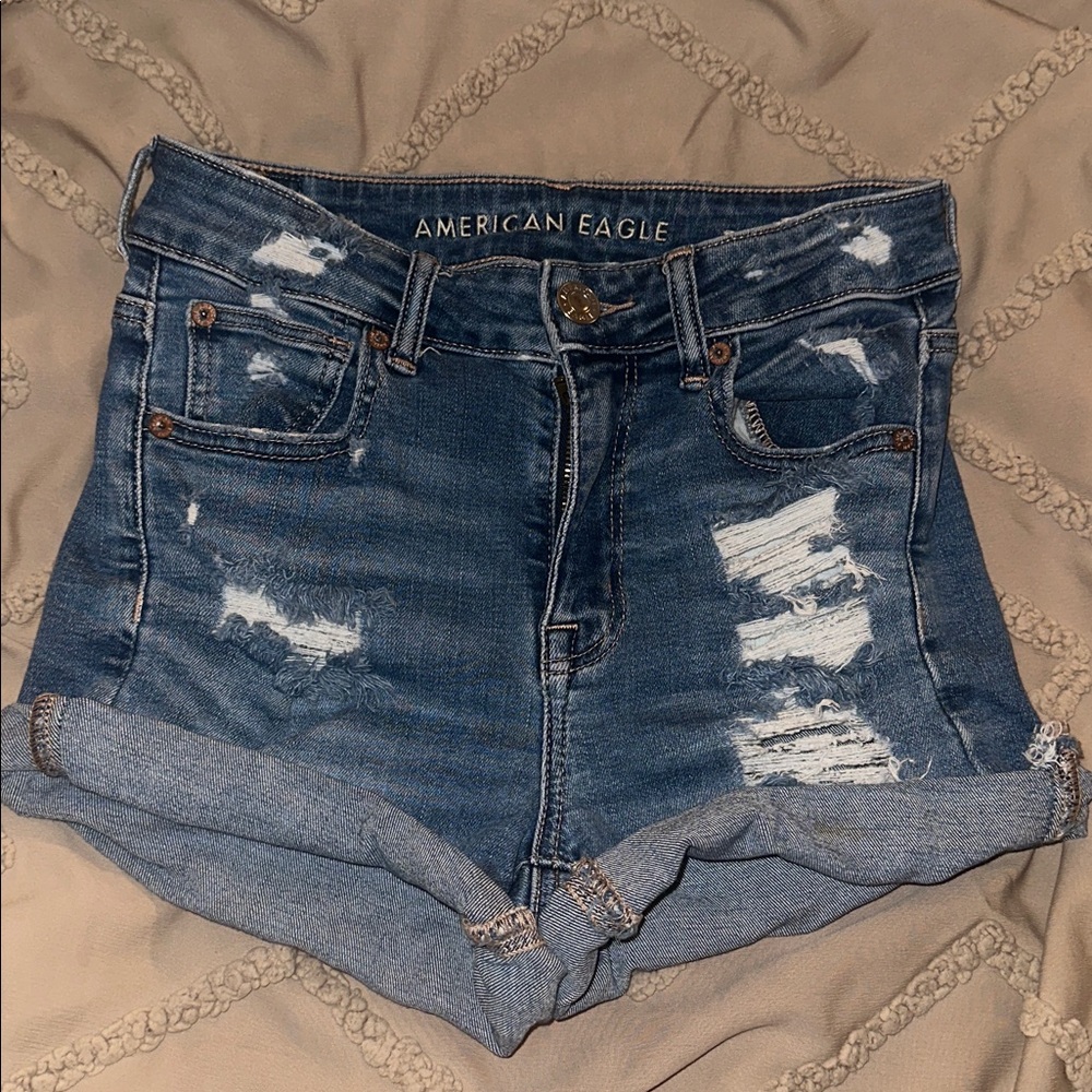 American eagle light wash distressed denim shorts size 2